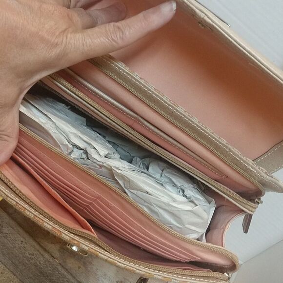 New LIZ Beige Weaved Purse - Picture 4 of 9